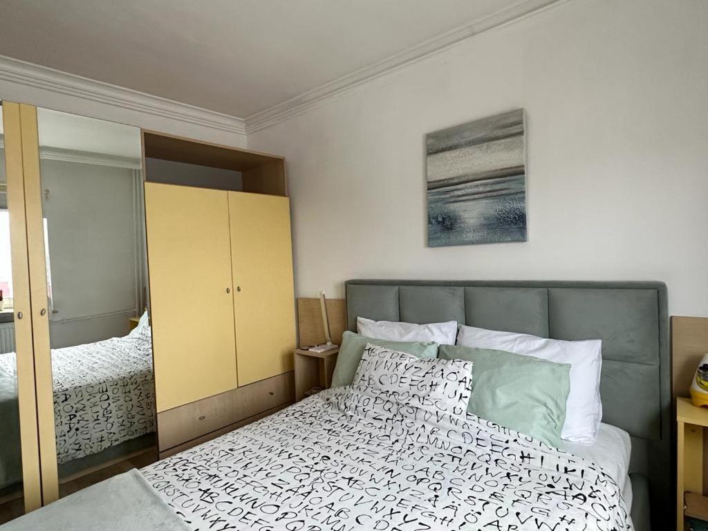Centrul Vechi Bucuresti Biblioteca Nationala Apartment Екстериор снимка